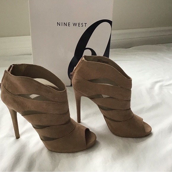Nine West Suede Shoe , Size 7 - Picture 2 of 11